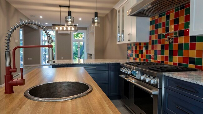 Building Photo - 207 GARDEN St