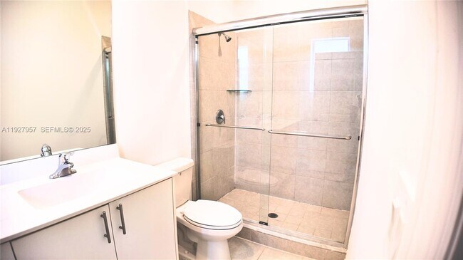 Building Photo - 1668 SE 26th Ter