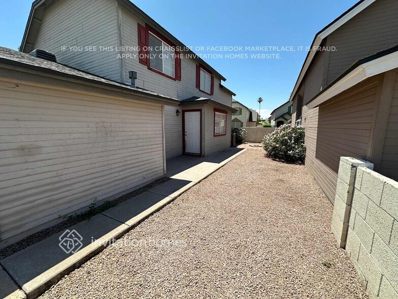 Building Photo - 2349 W Garden Dr