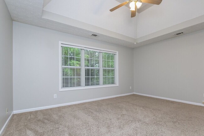 Building Photo - 761 Simon Park Cir