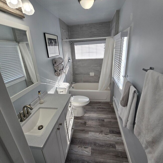 Building Photo - 1304 Worden Ave