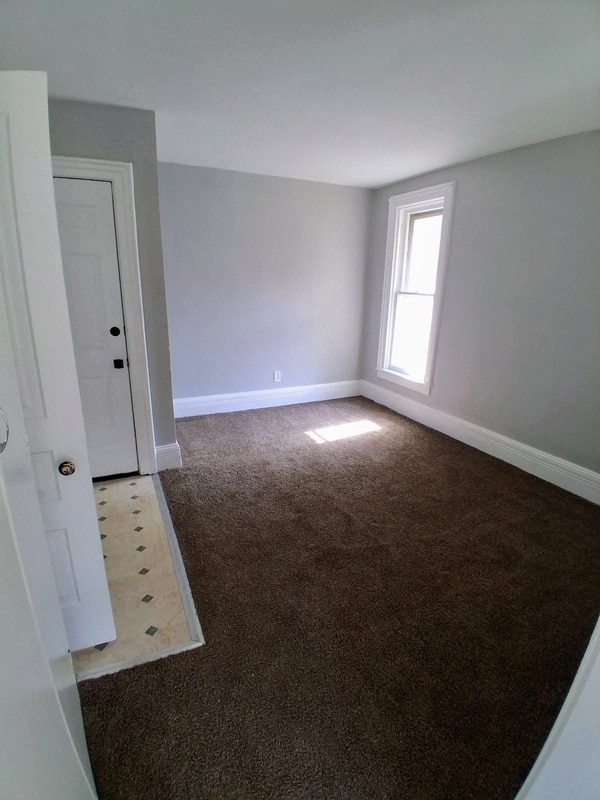 Building Photo - 924 N Capitol Ave