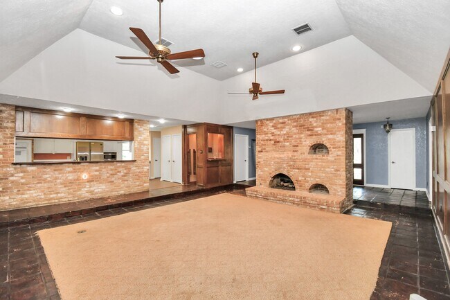 Building Photo - 2510 Hilton Head Dr