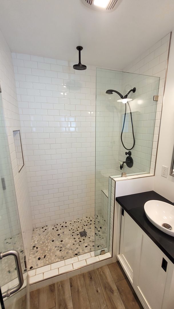 Building Photo - 3 Bed 2 Bath House With Spacious Family Ro...