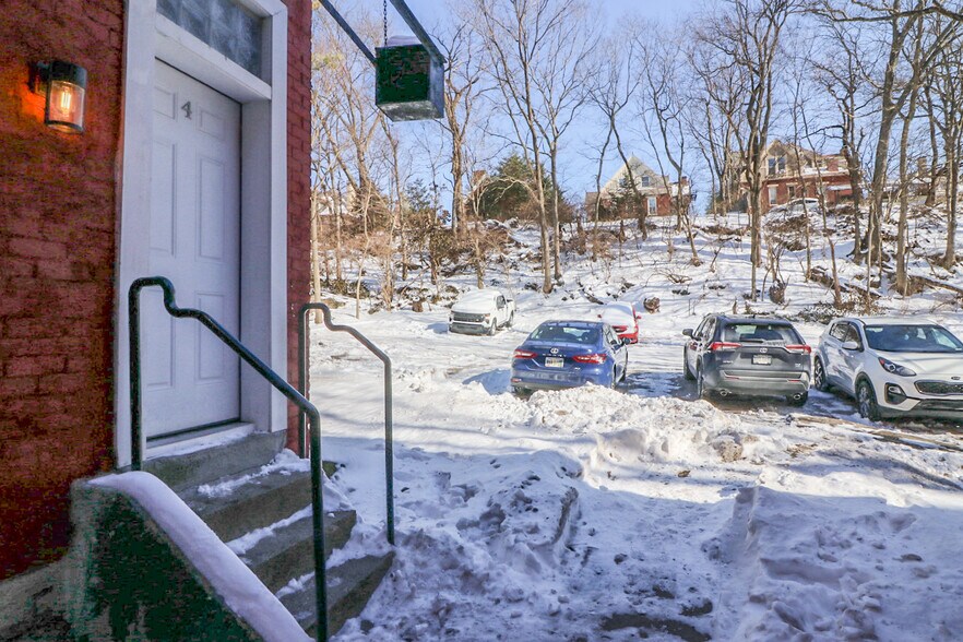 Building Photo - 2228 Kemper Ln