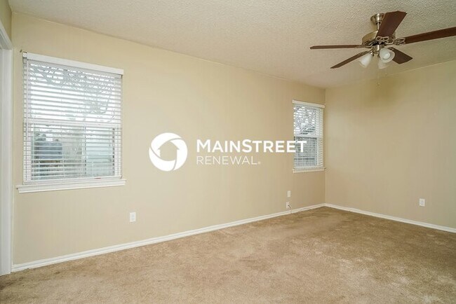 Building Photo - 3 Bedroom Pet-Friendly Home in Arlington, TX with Main Street Renewal