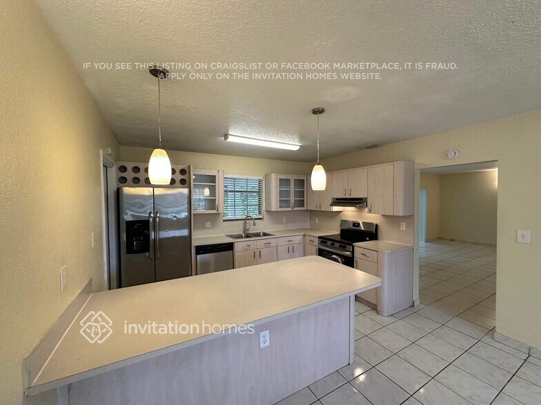 Building Photo - 17421 SW 92nd Ct