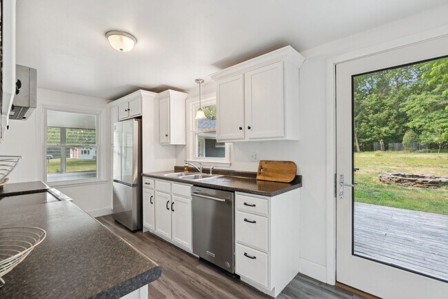 Building Photo - 67 Cutts Rd