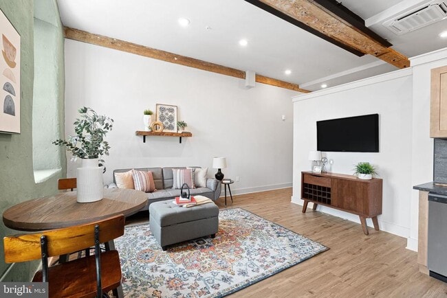 Building Photo - 201 Leverington Ave