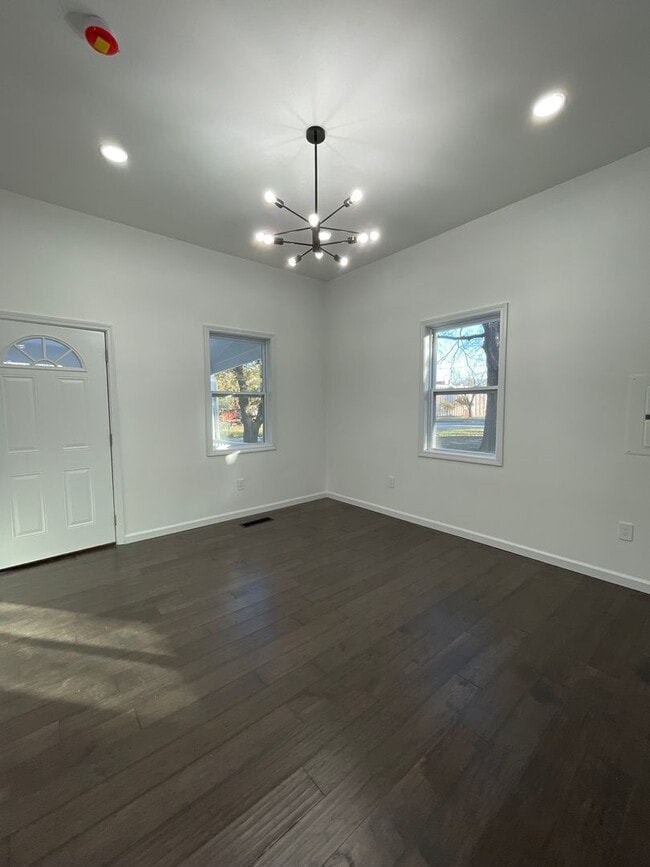 Building Photo - 409 State St