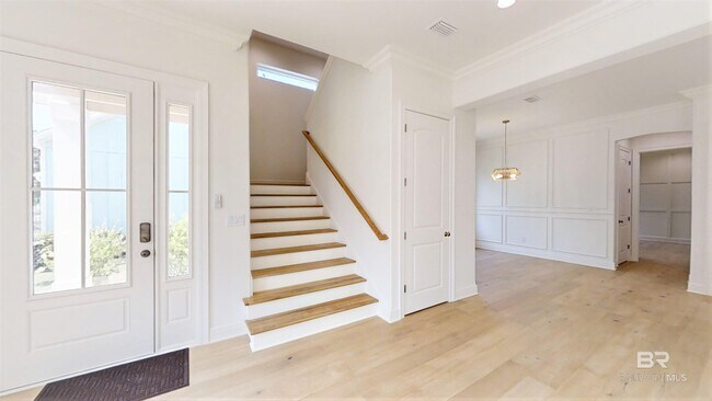Building Photo - 2704 Bienville Ave