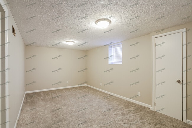 Building Photo - 4657 Arnold Ave