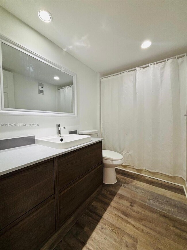 Building Photo - 1703 Whitehall Dr