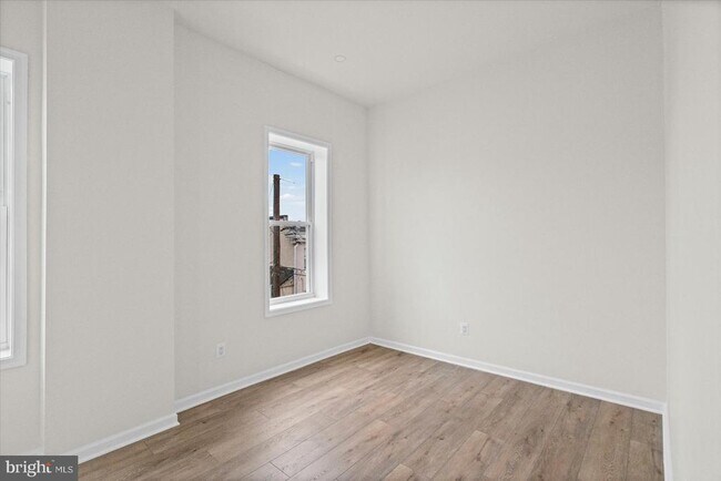 Building Photo - 1723 E Lombard St