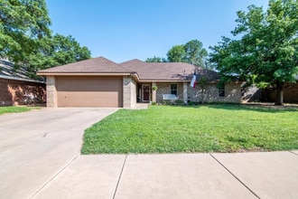 Building Photo - 4507 St Andrews Dr