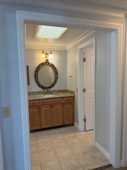 Guest Bath - 27111 Capote de Paseo
