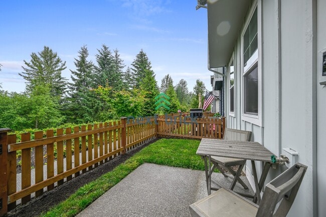 Building Photo - 3 Bed, 2.5 Bath Beautiful Townhouse Available for Rent!