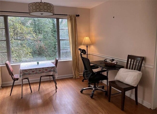 Building Photo - 1515 Beech Valley Way NE