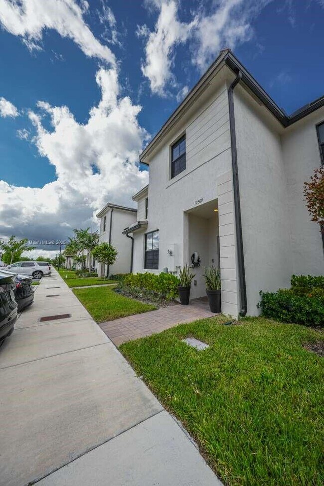 Building Photo - 12869 SW 233rd Terrace