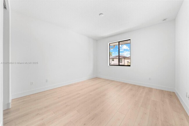 Building Photo - 1450 SW 23rd St