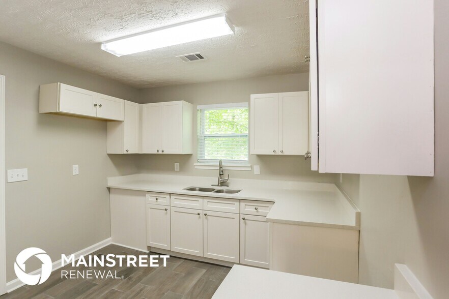 Building Photo - 5819 S Quail Dr