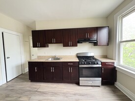 Building Photo - 53 Fabyan Pl