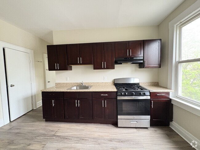 Building Photo - 53 Fabyan Pl