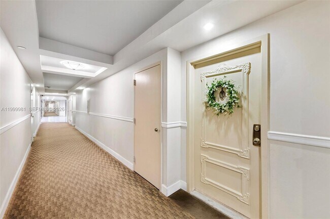 Building Photo - 1915 Brickell Ave