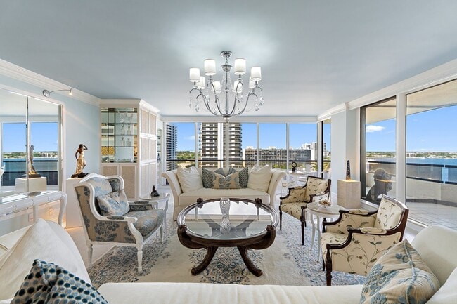 Building Photo - 100 Lakeshore Dr