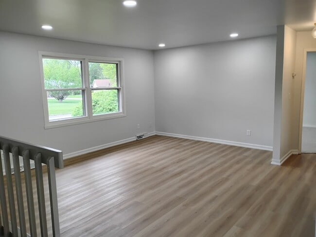 Building Photo - 5827 El Paso Cir