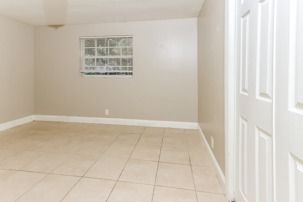 Building Photo - 4420 N Shore Dr