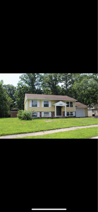 Building Photo - 3410 Chaucer Dr