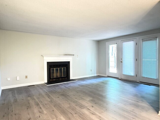 Building Photo - 4 Bedroom Single Family Home in Cary - No HOA