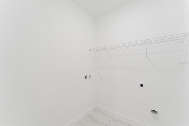 Building Photo - 627 W Glenhaven Dr