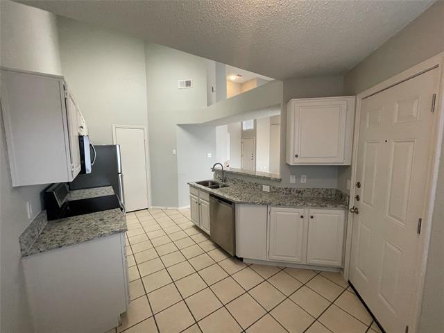 Building Photo - 923 Azalia Dr