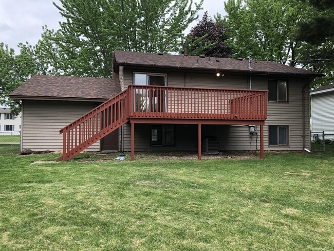 Building Photo - 1412 Osborne Rd NE