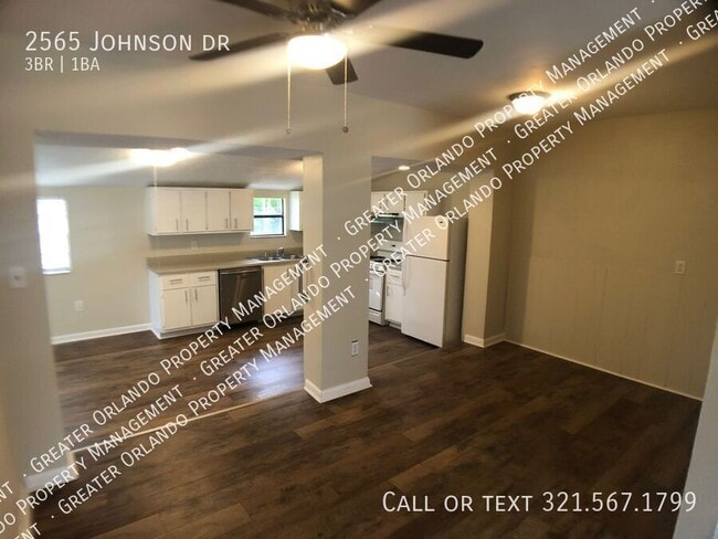 Building Photo - 2565 Johnson Dr
