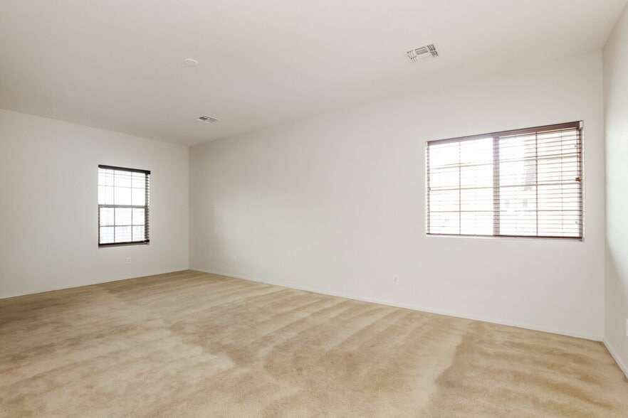 Building Photo - 15311 N 159th Dr