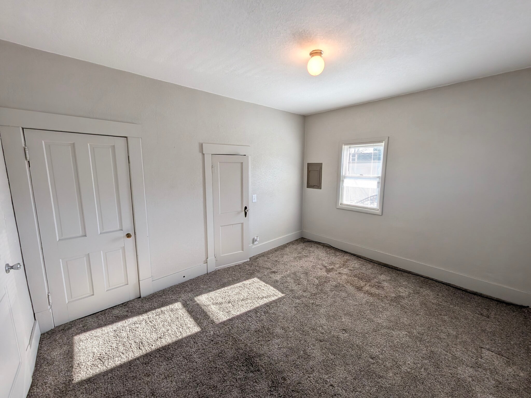 Main Level Bed 1 - 123 E North St