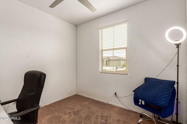 Building Photo - 1610 E Jardin Pl