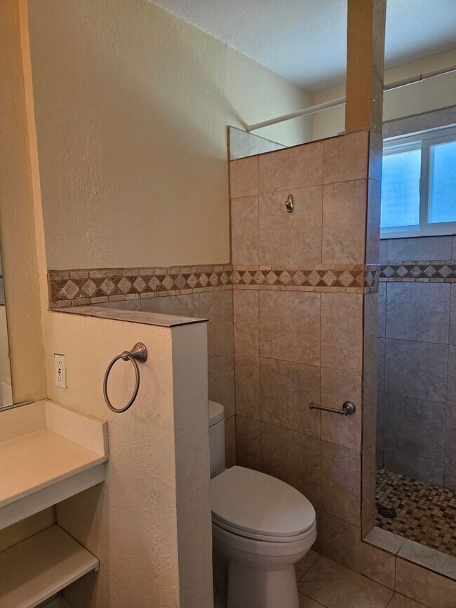 Building Photo - Great location off Sunrise & Coloma - Renovated 3bdrm, 2 bath