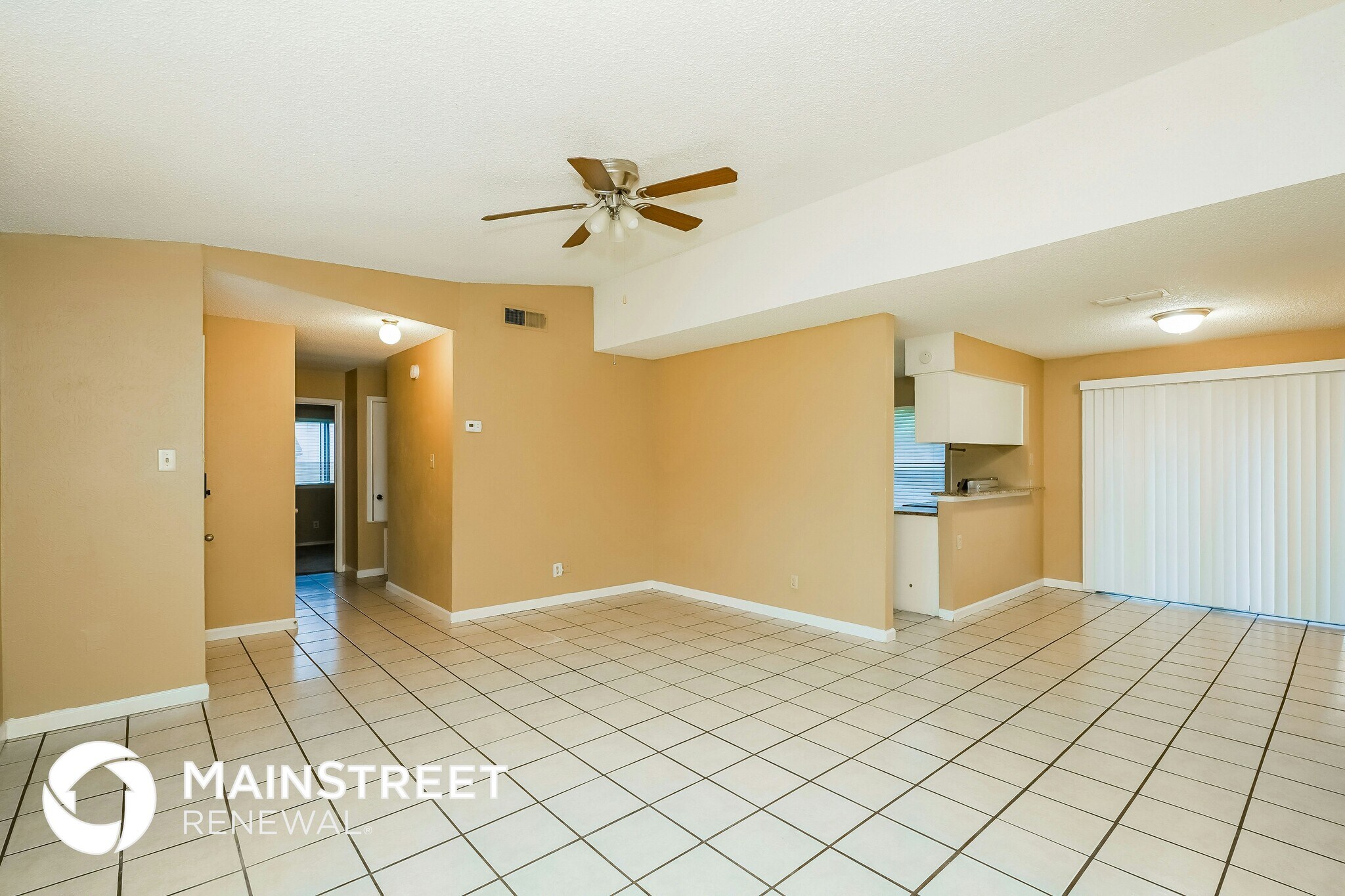 Building Photo - 728 Poe St