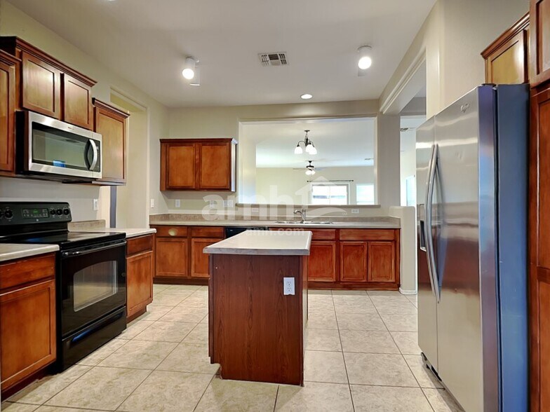 Building Photo - 5409 W Fremont Rd