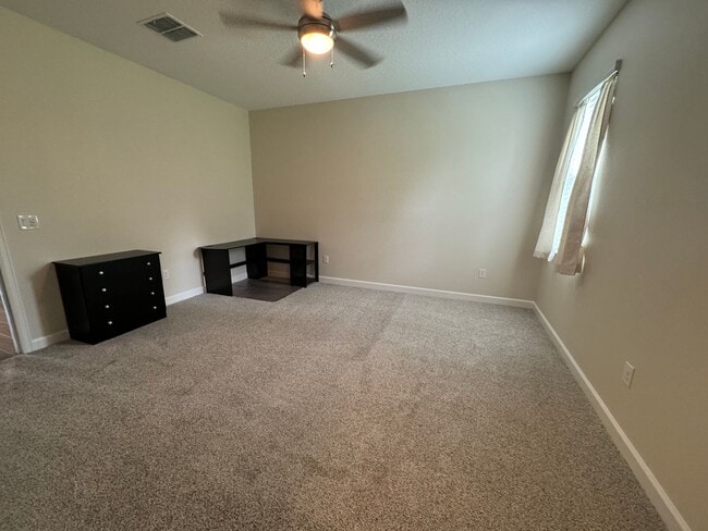 Building Photo - New Generation Stunning 1 Bed 1 Bath with ...