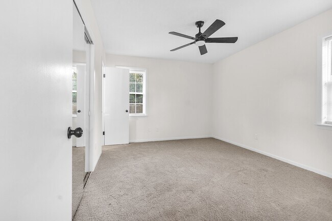 Building Photo - 8493 Cedarbrush Dr