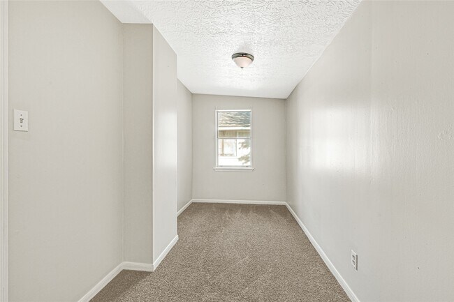 Building Photo - 5538 Fairview Forest Dr