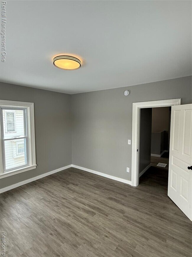 Building Photo - 276 E Chicago Blvd