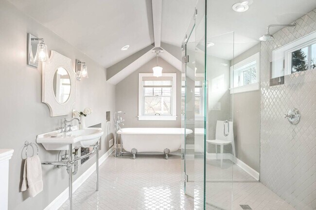 Building Photo - 62 Abrahams Landing Rd