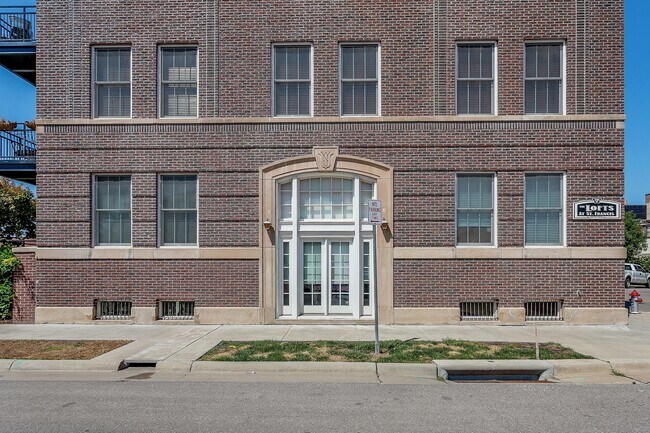 Building Photo - Lofts at St. Francis! 2 bed/2 bath for rent