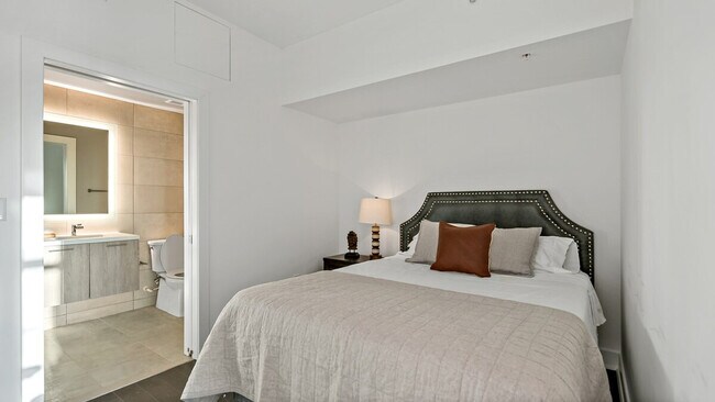 Building Photo - 1915 7th St NW